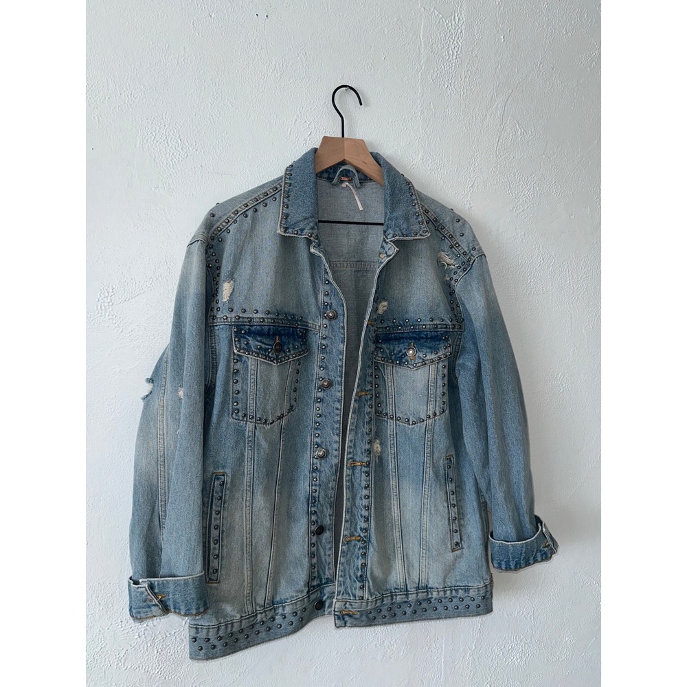 Free People Studded Distressed Oversized Denim Trucker Jacket Light Wash Medium - Picture 3 of 6